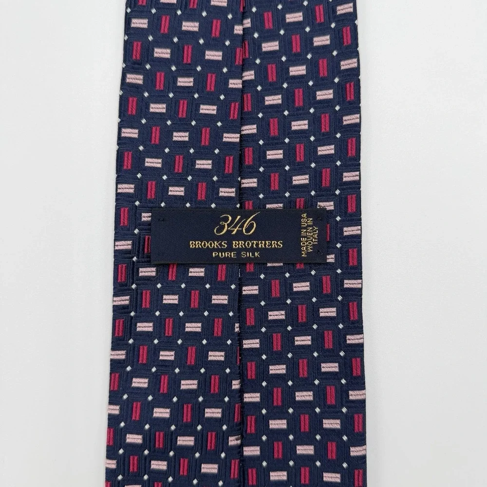 Brooks Brothers 346 Men's Silk Tie Geometric Pink Navy Necktie‎